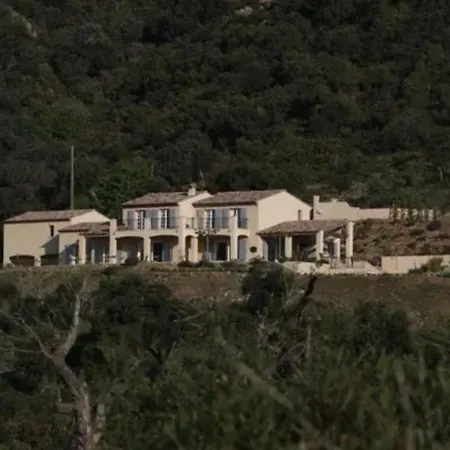 Carrera Villa *